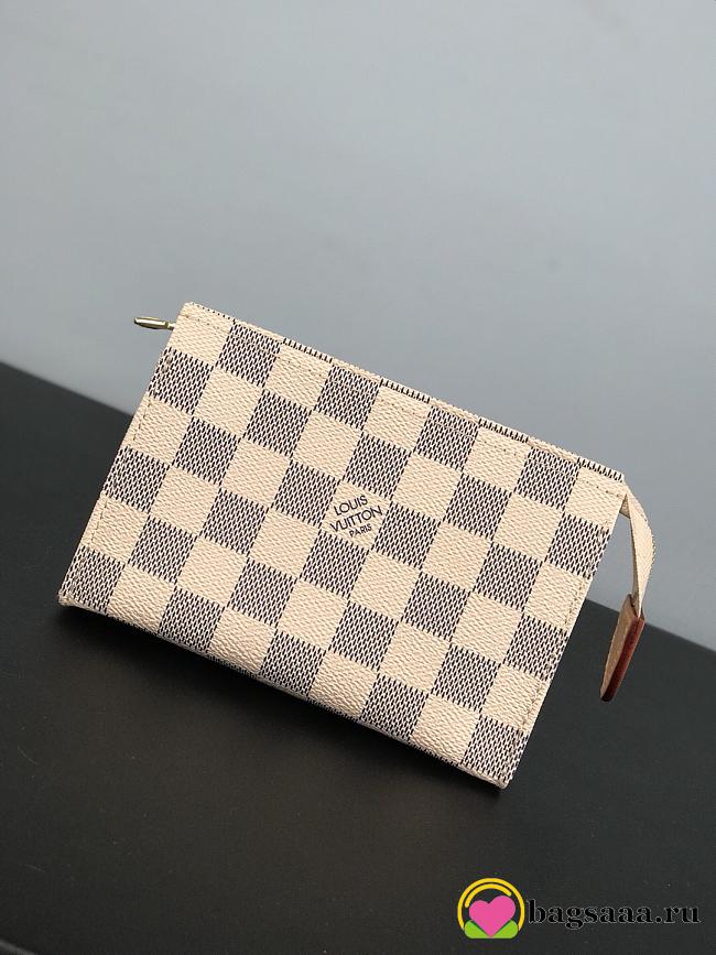 LV TOILETRY POUCH 15CM - 1