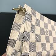LV TOILETRY POUCH 15CM - 4