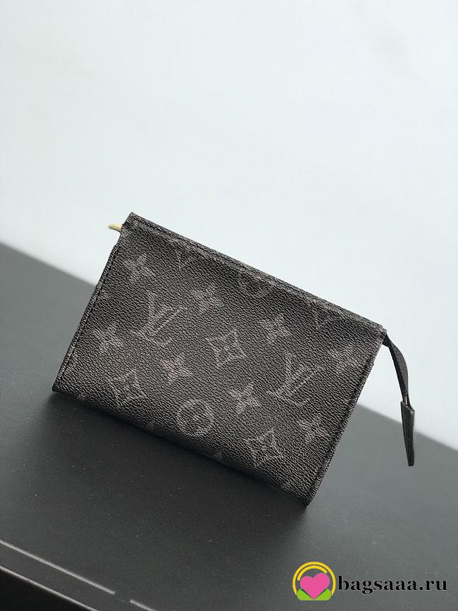 LV TOILETRY POUCH M47546 - 1