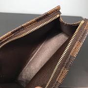 LV TOILETRY POUCH M47546 15cm - 4