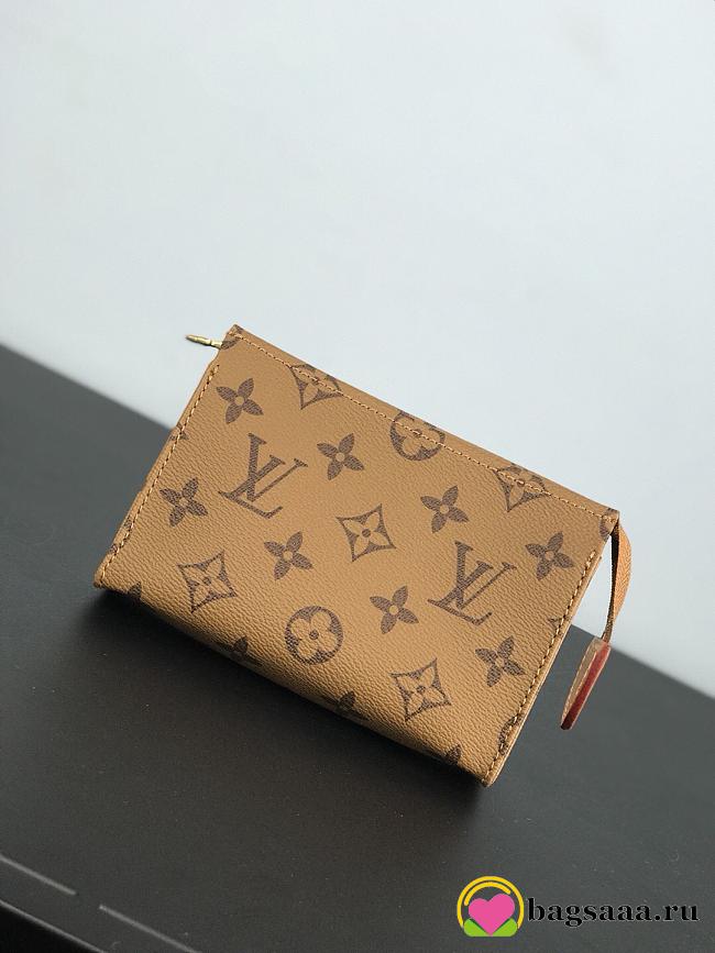 LV TOILETRY POUCH Monogram 15cm - 1