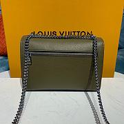 Louis Vuitton MYLOCKME BB M51418 - 5