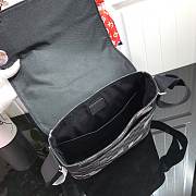 LV DISTRICT Men's small handbag - 5