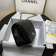Chanel 2019 New Lambskin mini bag Black - 6