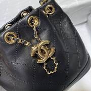 Chanel new bucket chain bag 16cm Black - 3