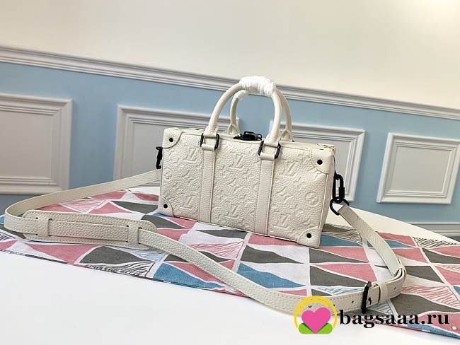 LV M44483 White full leather Runway bags - 1