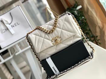 Chanel 2019 New bag 26cm White