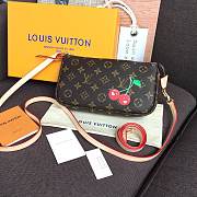 LV POCHETTE ACCESSOIRES MONOGRAM - 1