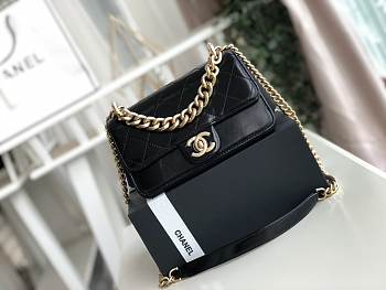 Chanel flap bag 19cm black