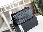 Chanel flap bag 19cm black - 6