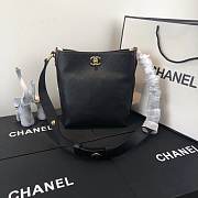 Chanel Hobo Handbag A57573 20cm - 1