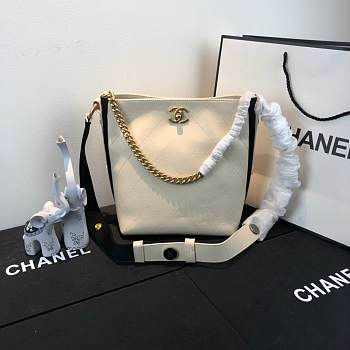 Chanel Hobo Handbag A57573 white 20cm