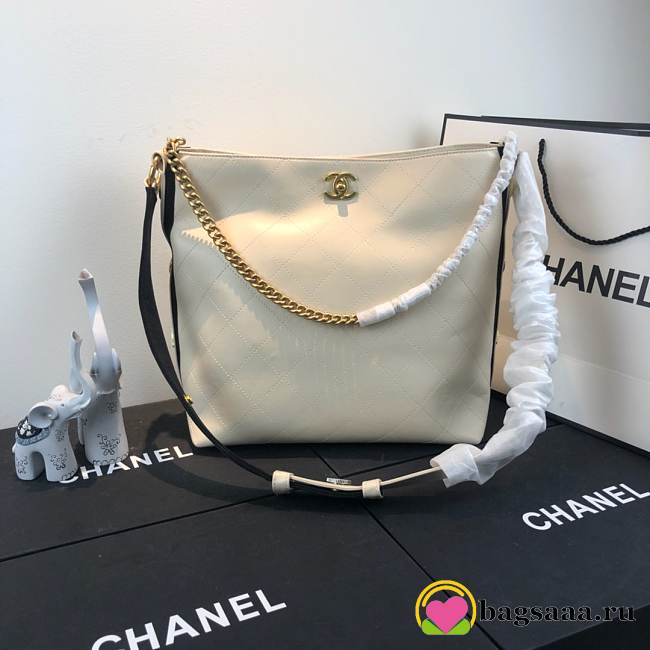 Chanel Hobo Handbag A57573 white 29cm - 1