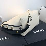 Chanel Hobo Handbag A57573 white 29cm - 3