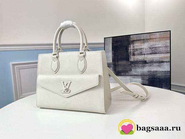 Louis Vuitton Lockme Tote M55845 White - 1