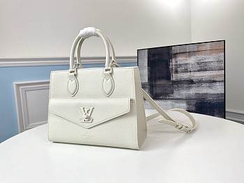 Louis Vuitton Lockme Tote M55845 White