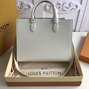 Louis Vuitton Lockme large Tote M55846 white - 3