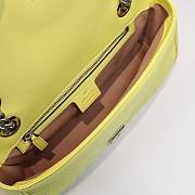 Gucci Marmont matelassé shoulder bag 26cm yellow - 4