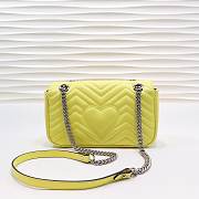 Gucci Marmont matelassé shoulder bag 26cm yellow - 2