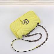 Gucci Marmont matelassé shoulder bag 26cm yellow - 3