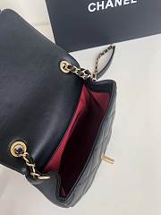 Chanel Small Flap Bag Lambskin Black 20cm - 2