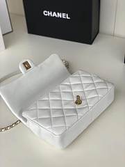 Chanel Flap Bag Lambskin White 24cm - 3