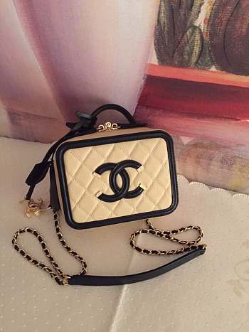 Chanel small Caviar Vanity bag 17cm