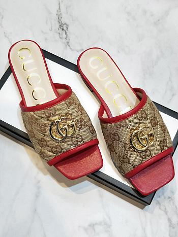Gucci Sandals 022