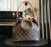 Louis Vuitton Handbag 24cm - 1