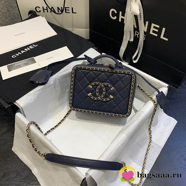 Chanel Small Cosmetic bag 18cm - 1