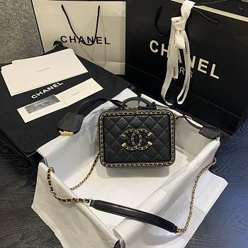 Chanel Small Cosmetic bag 18cm Black