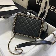 Chanel Small Cosmetic bag 18cm Black - 3