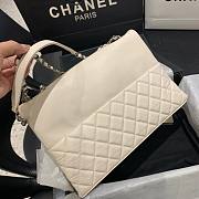 Chanel Caviar Shoulder bag White 32cm - 3