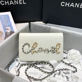 Chanel Chain bag white 19cm