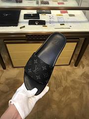 Louis Vuitton Slipper 003 - 2