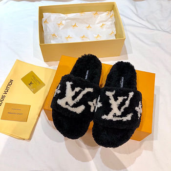 Louis Vuitton Sandals 018