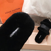 Louis Vuitton Sandals 025 - 2