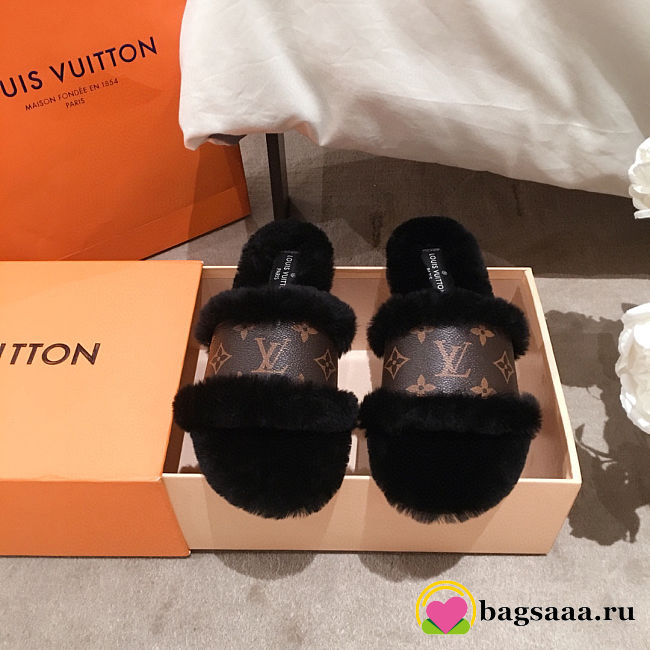 Louis Vuitton Sandals 028 - 1