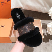 Louis Vuitton Sandals 028 - 2