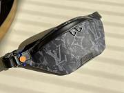 Louis Vuitton M57276 Bum bag - 1