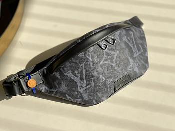 Louis Vuitton M57276 Bum bag