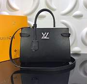 Louis Vuitton Handbag 30cm - 1
