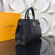 Louis Vuitton Handbag 30cm - 2