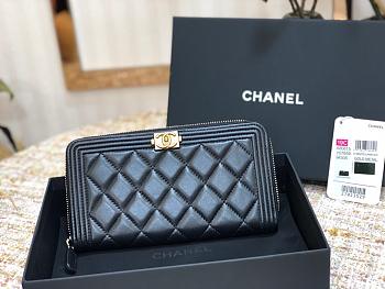 Chanel boy zippy wallet