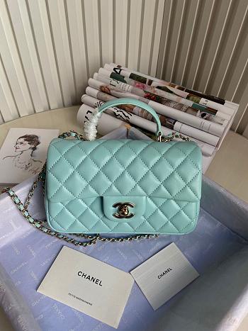 Chanel handle Flap bag 20cm