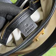 GG shoulder bag black in Embossed leather - 4