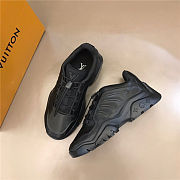 Louis Vuitton Sneakers 012 - 3