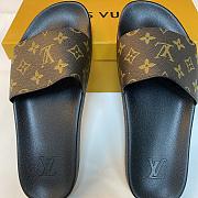 LV slipper On sale size 43 one pair - 1