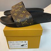 LV slipper On sale size 43 one pair - 3