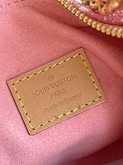 Louis Vuitton Loop bag 23cm M81166 Pink - 2